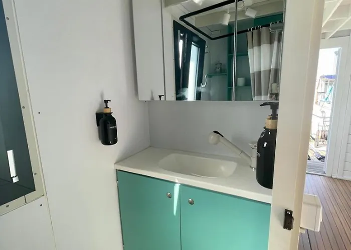 Houseboat Blueseadream Dolphin Casetta Galleggiante Botel *