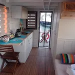 Πλωτό κατάλυμα Houseboat Blueseadream Dolphin Casetta Galleggiante