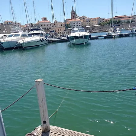 Houseboat Blueseadream Dolphin Casetta Galleggiante Båthotell Alghero
